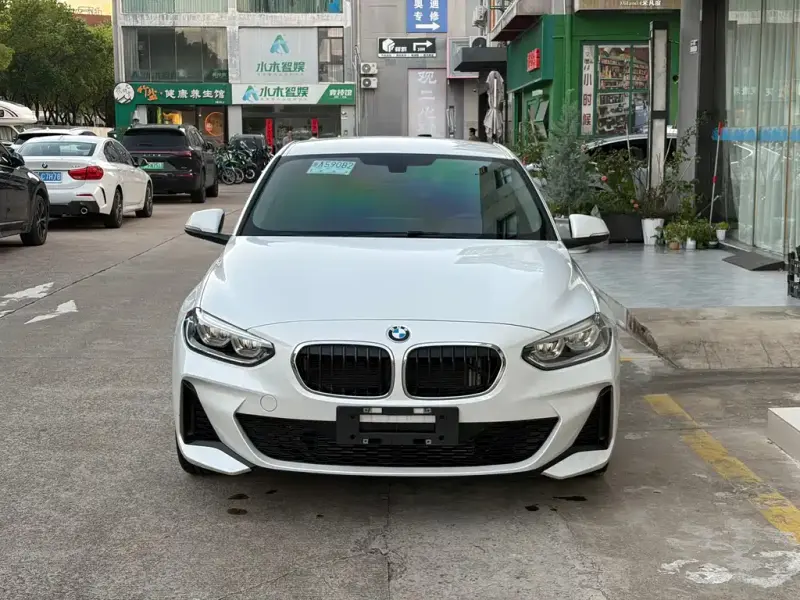 BMW 1 Series, 2022