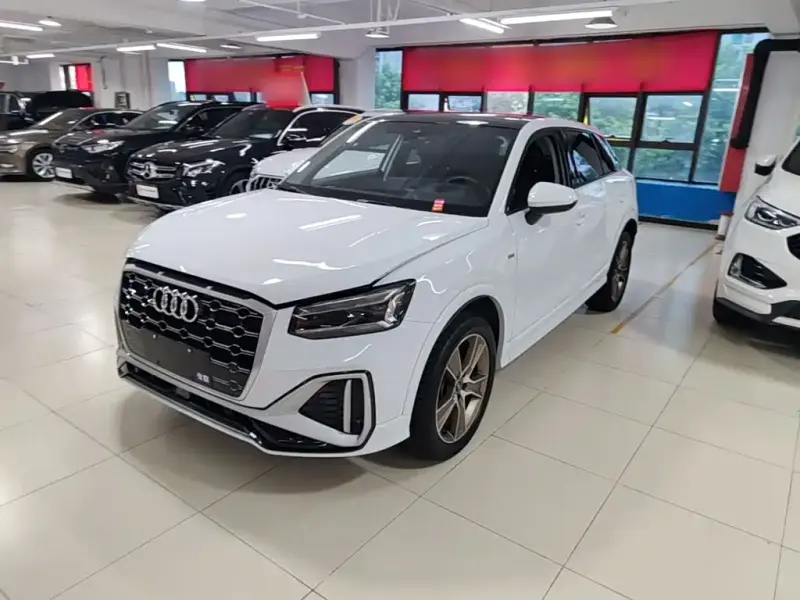 Audi Q2L, 2024