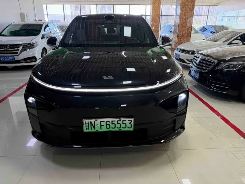 Li Auto Li L6, 2025