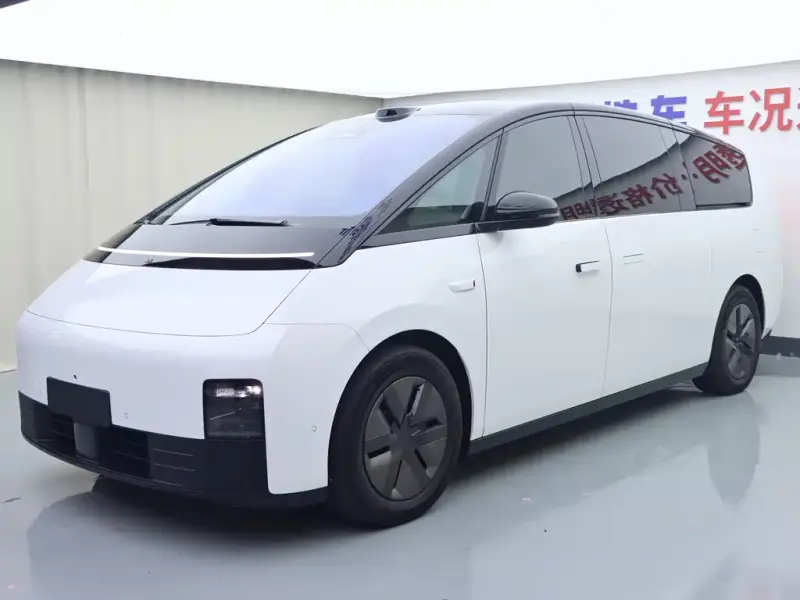 Li Auto Li MEGA, 2025