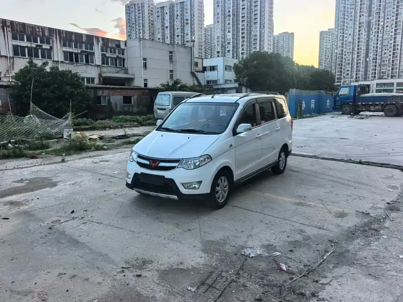 Wuling Hongguang, 2015