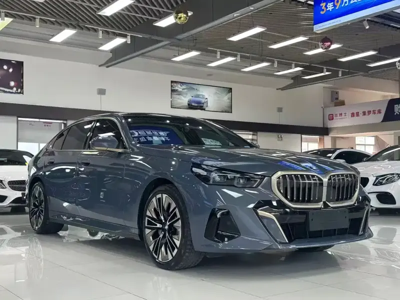 BMW 5 Series, 2024