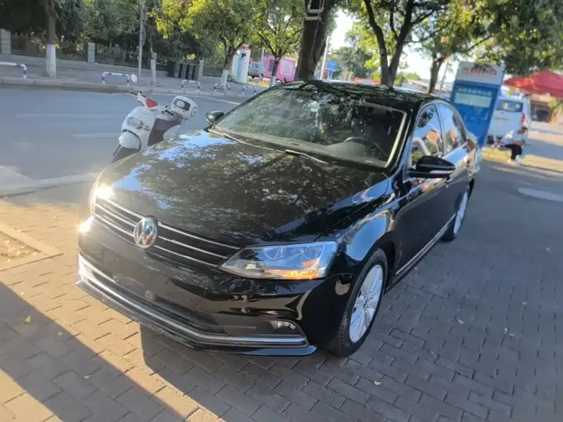 Volkswagen Sagitar, 2015