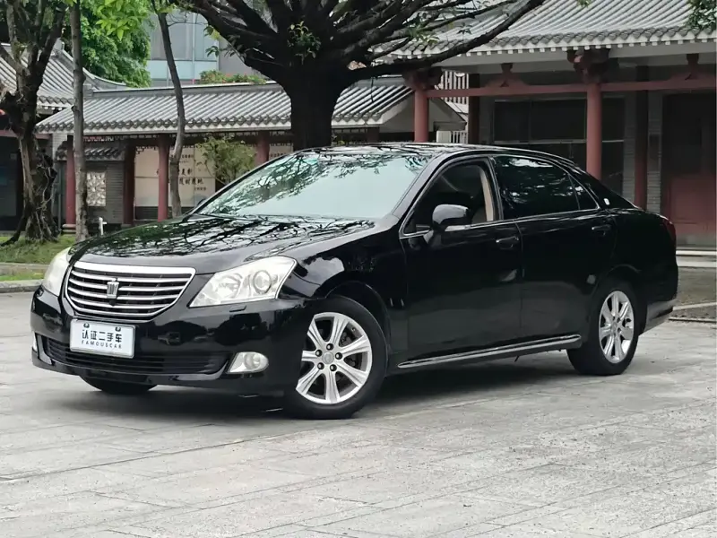 Toyota Crown, 2011