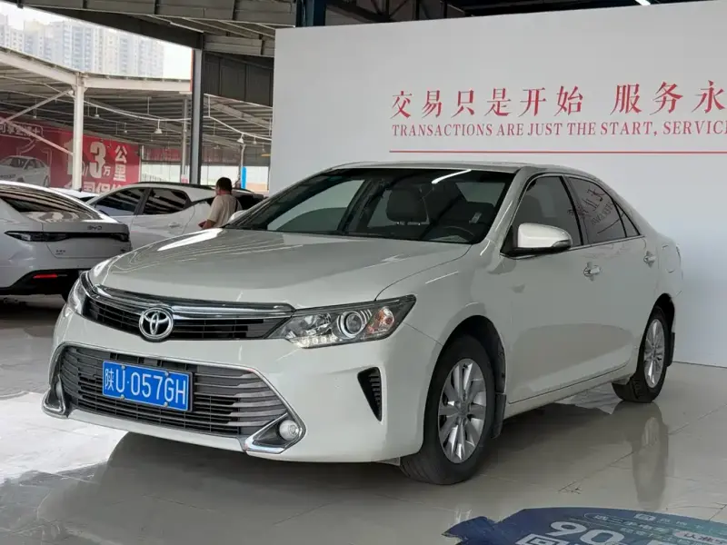 Toyota Camry, 2016