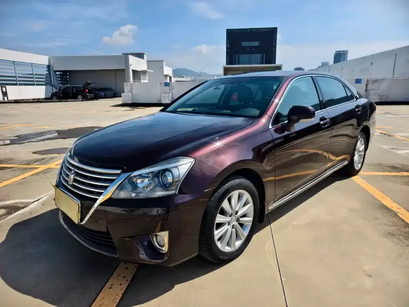 Toyota Crown, 2014
