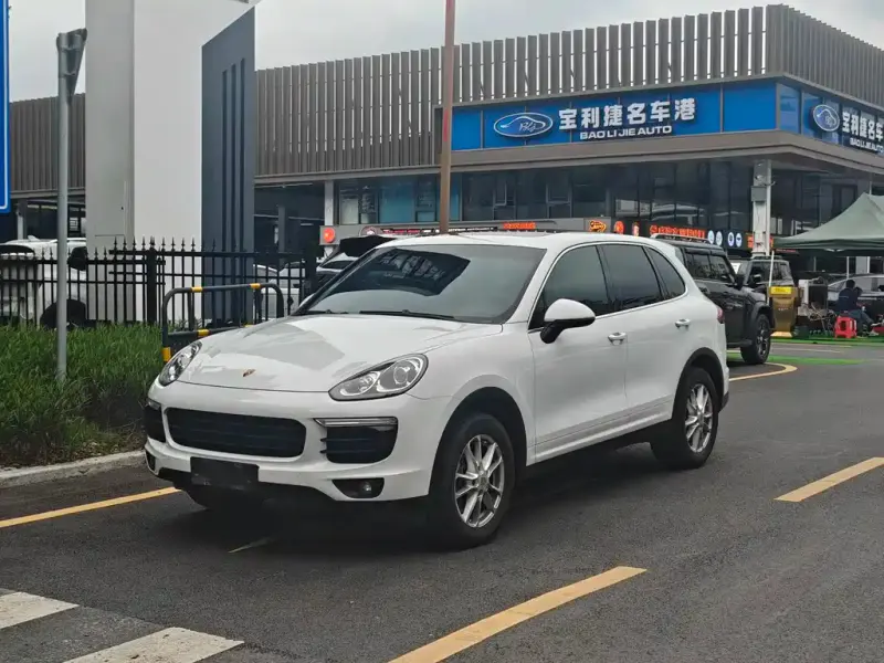 Porsche Cayenne, 2015