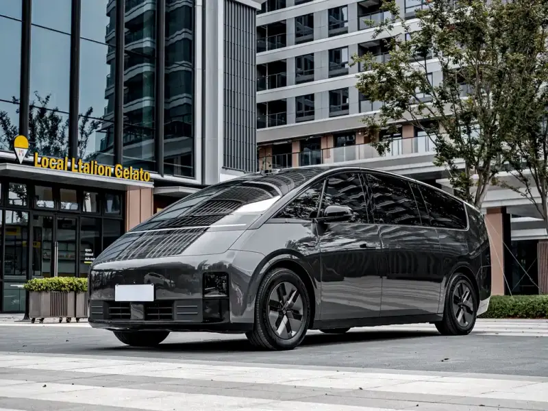 Li Auto Li MEGA, 2025