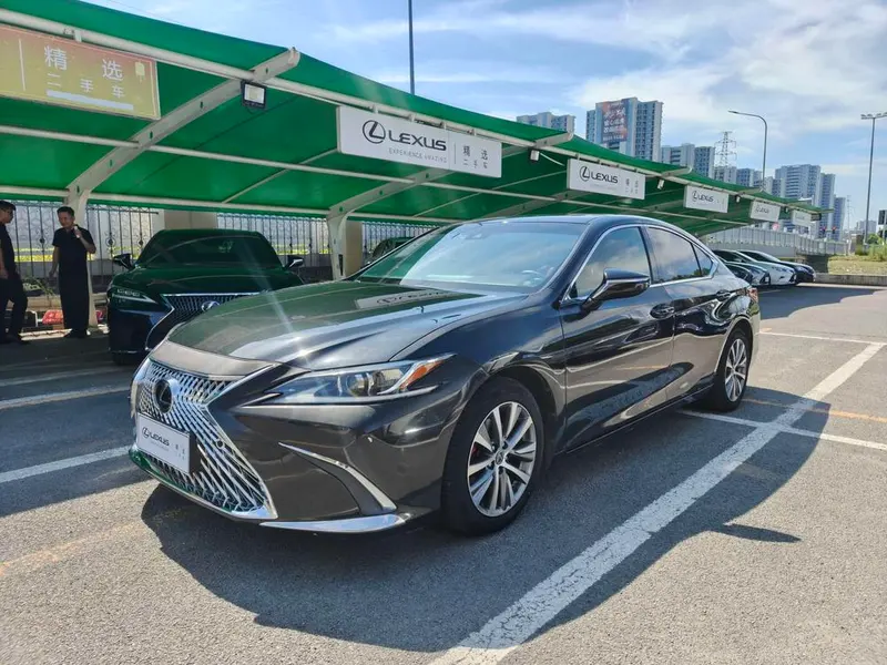 Lexus ES, 2018