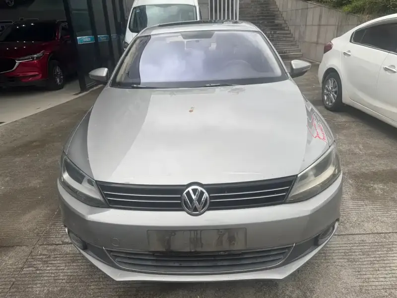 Volkswagen Sagitar, 2012