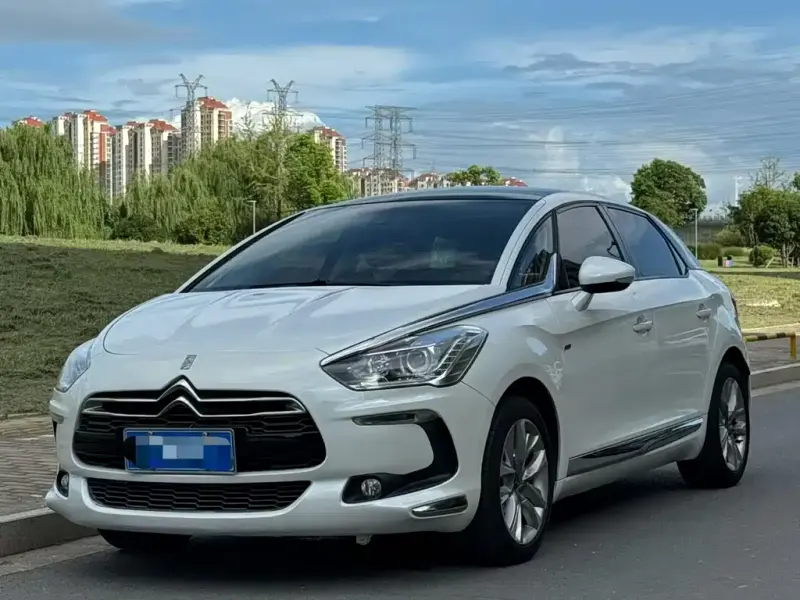 DS 5, 2015