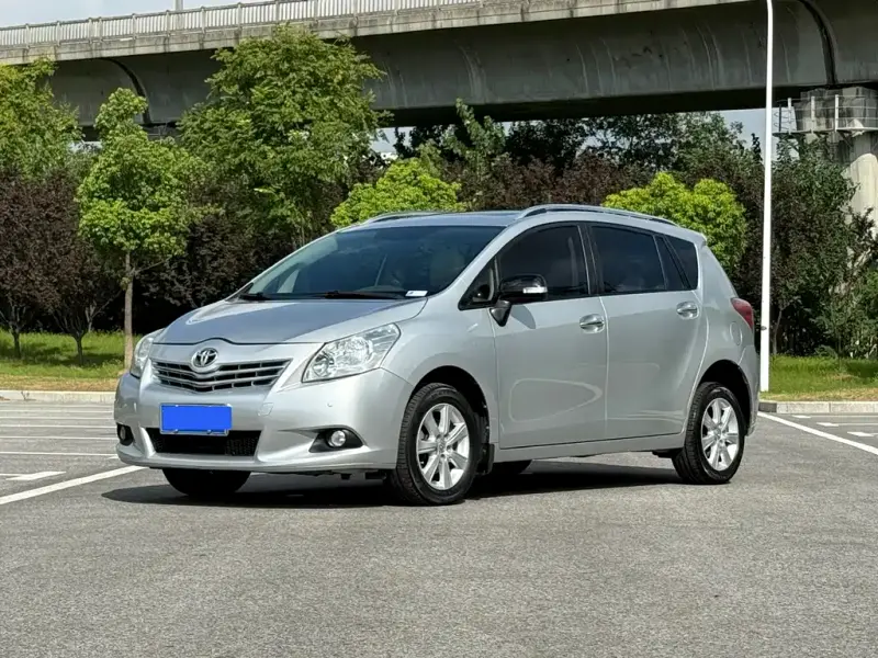 Toyota Verso, 2011
