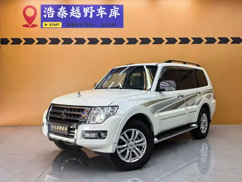 Mitsubishi Pajero (Import), 2019