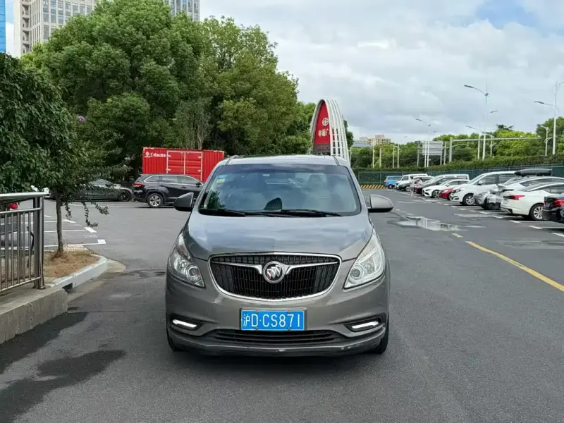 Buick GL8, 2018