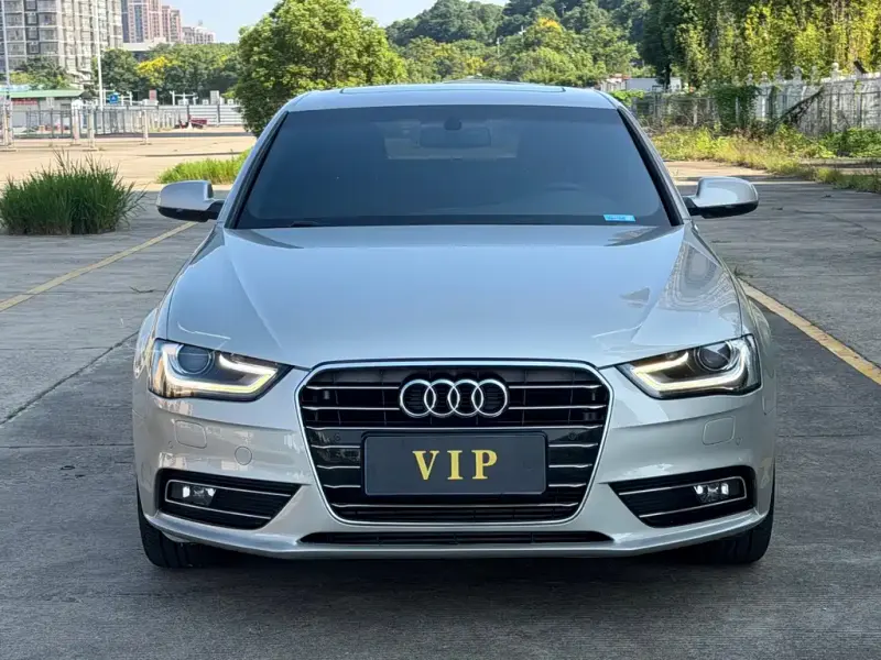 Audi A4L, 2015