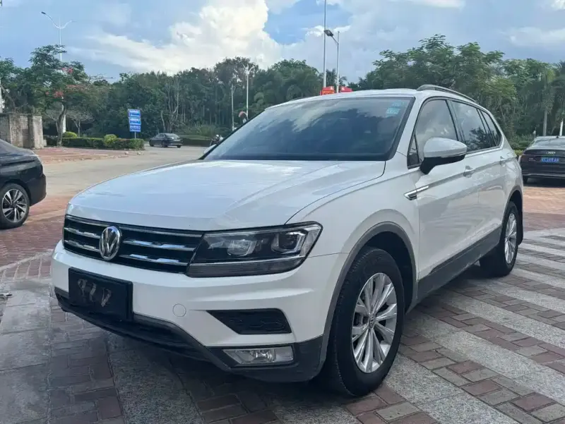 Volkswagen Tiguan L, 2017