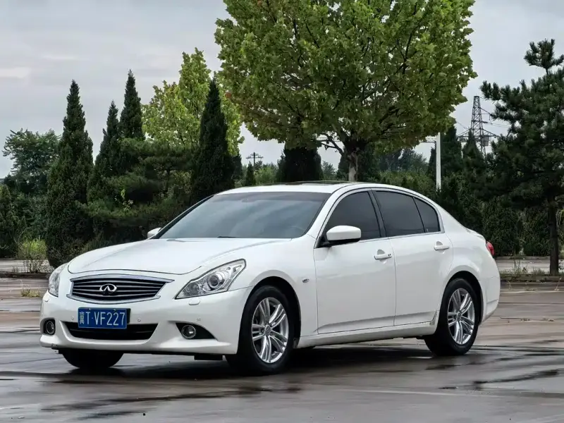 Infiniti G, 2011