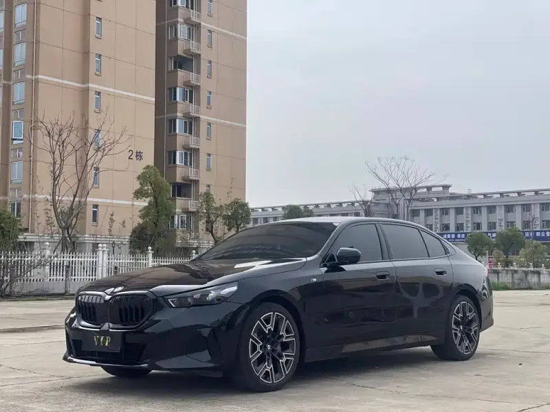 BMW 5 Series, 2025
