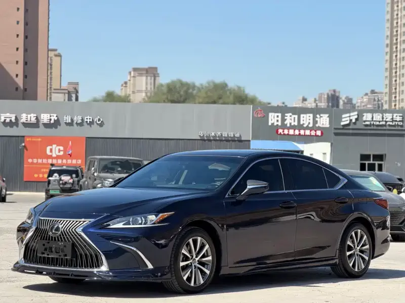 Lexus ES, 2020