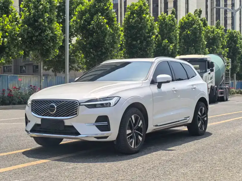 Volvo XC60, 2025