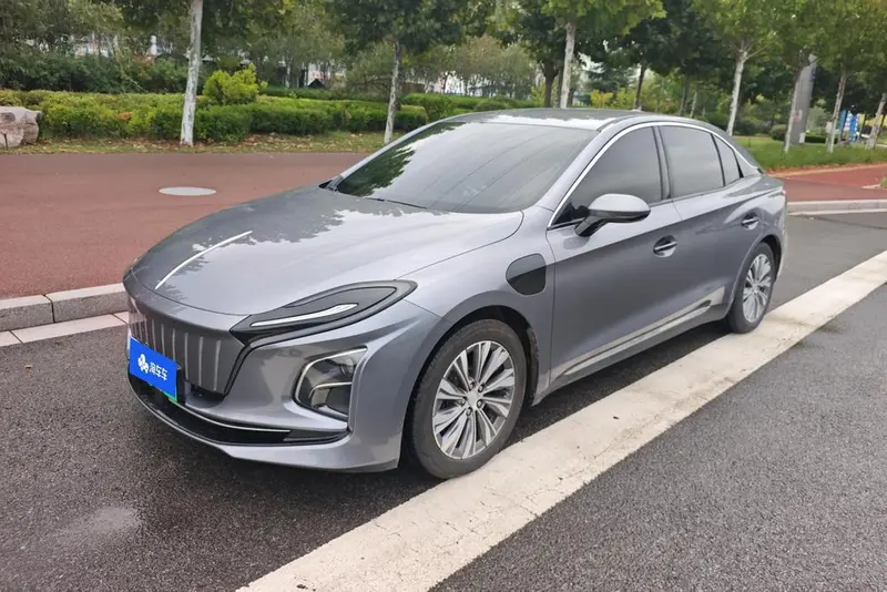 Hongqi E-QM5, 2024
