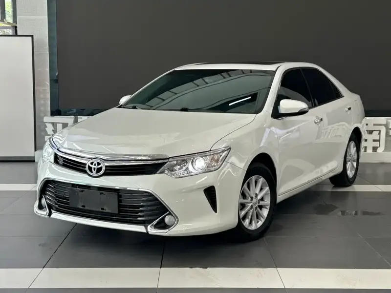 Toyota Camry, 2016