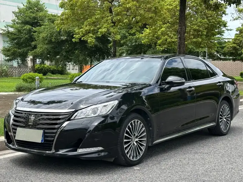 Toyota Crown, 2014