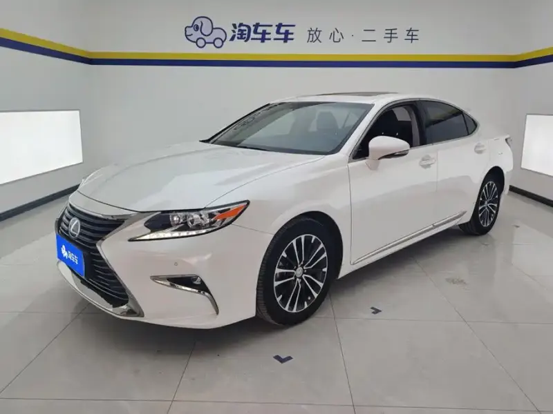 Lexus ES, 2016
