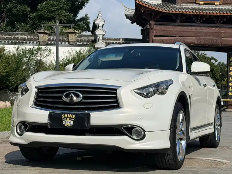 Infiniti QX70, 2014