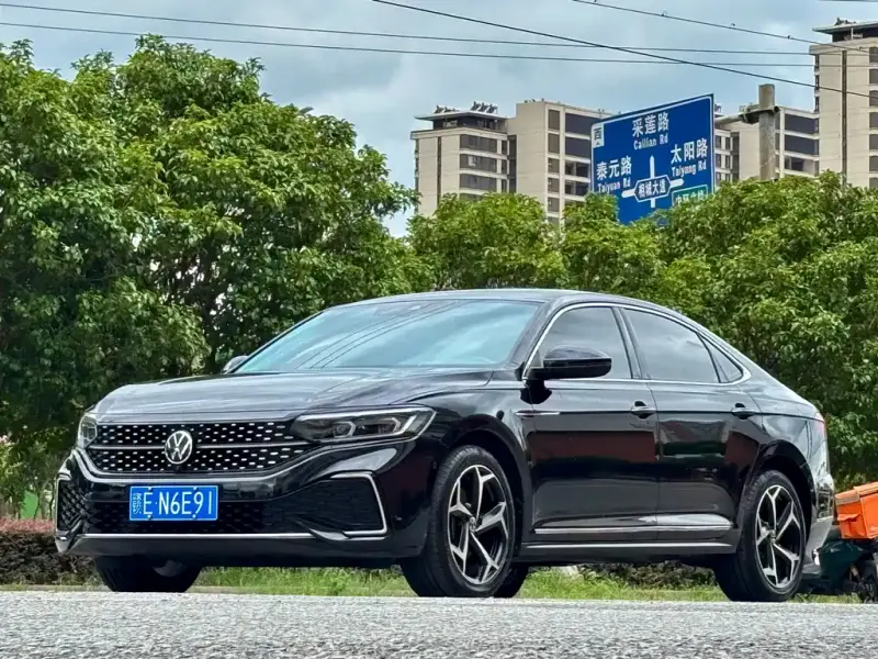 Volkswagen Passat, 2023