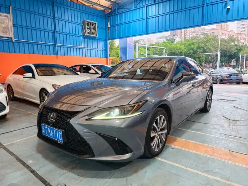 Lexus ES, 2019