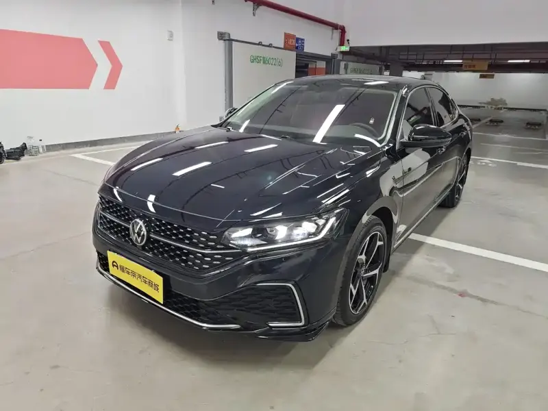 Volkswagen Passat, 2025