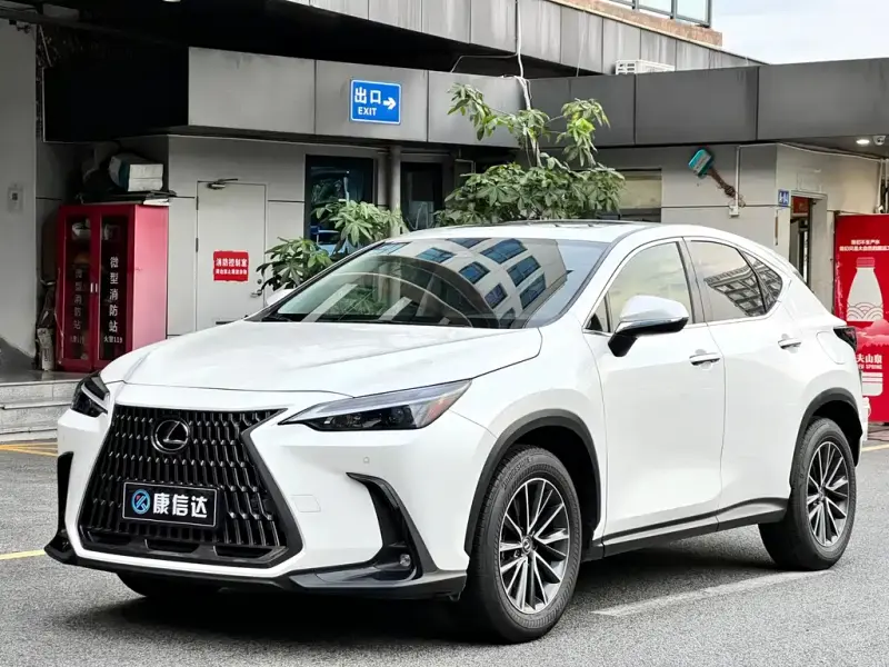 Lexus NX, 2023