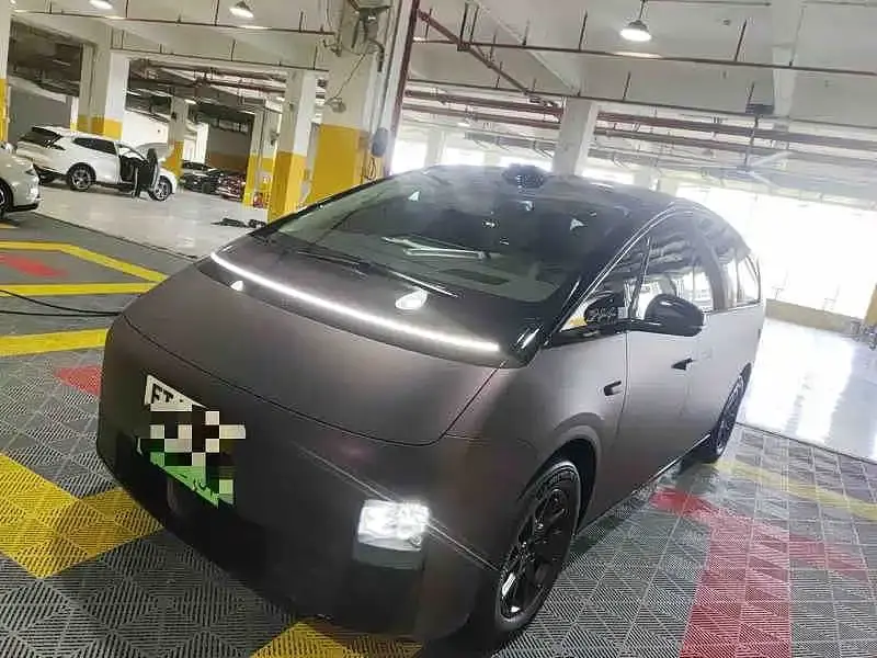 Li Auto Li MEGA, 2024