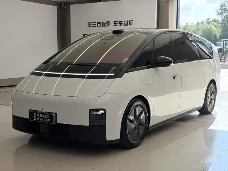 Li Auto Li MEGA, 2025