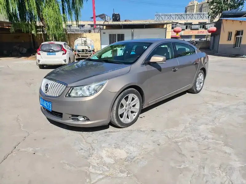 Buick LaCrosse, 2011