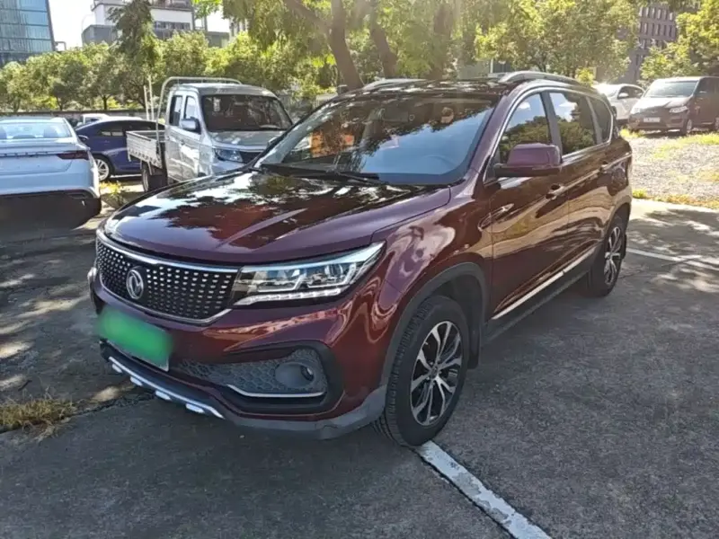 Fengxing X5 X5 2017 версия 1.6L CVT Премиум, 2017 — фото 1