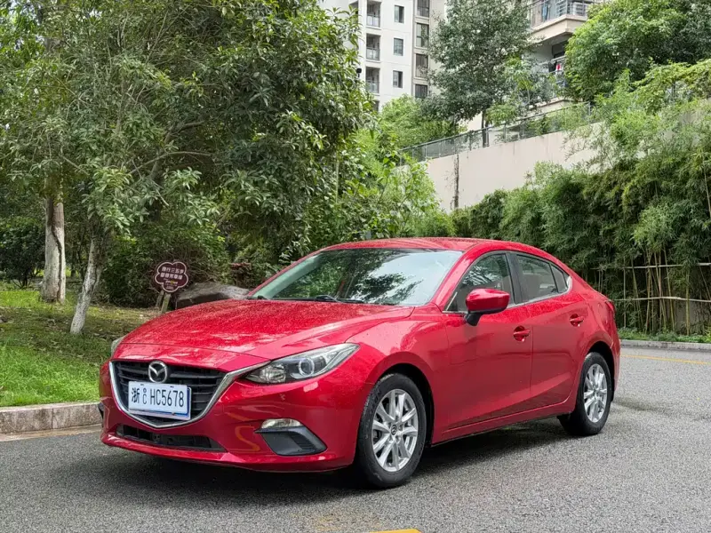 Mazda 3 Axela, 2015