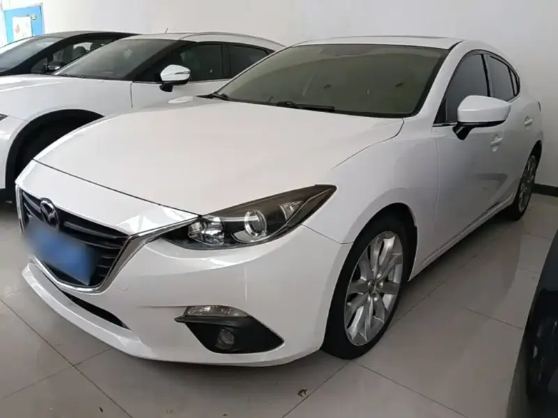 Mazda 3 Axela, 2015