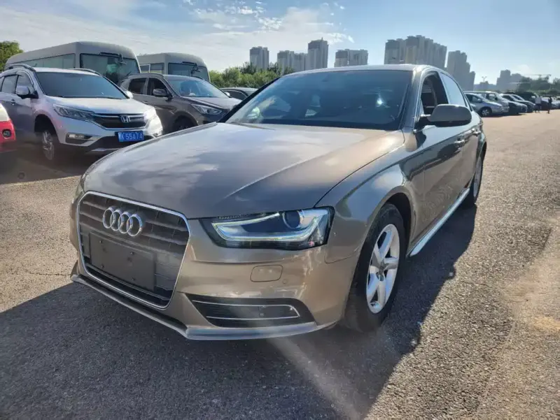 Audi A4L, 2013