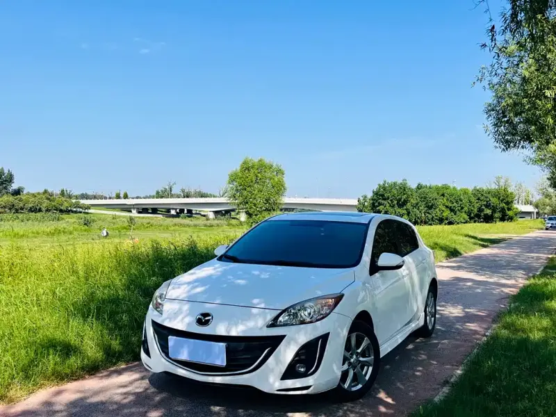 Mazda 3 Xingcheng, 2015