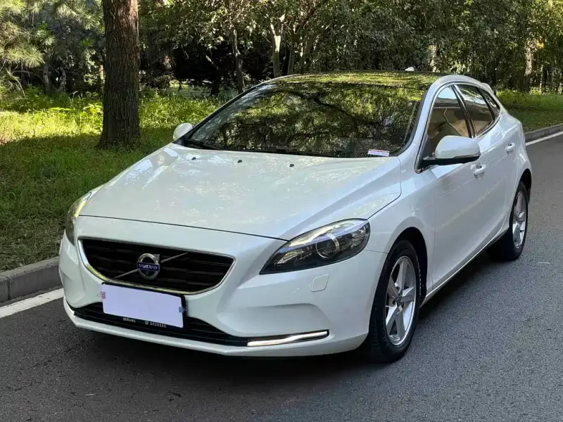 Volvo V40, 2016