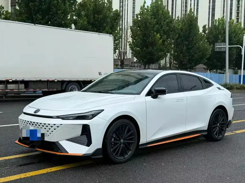 Changan UNI-V, 2025