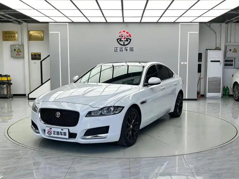 Jaguar XF, 2016
