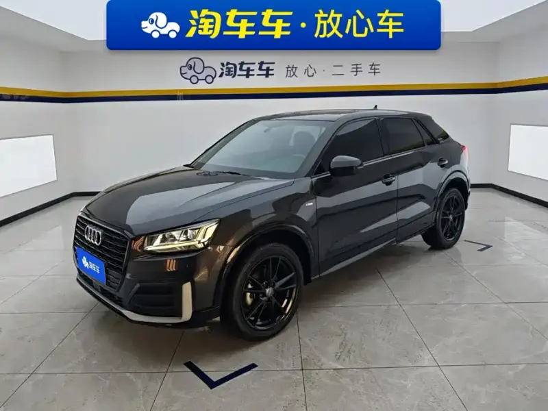 Audi Q2L, 2021
