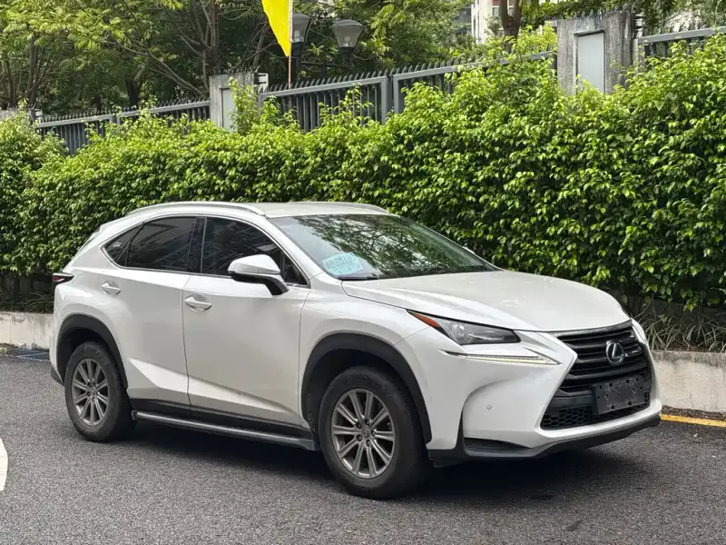 Lexus NX, 2016