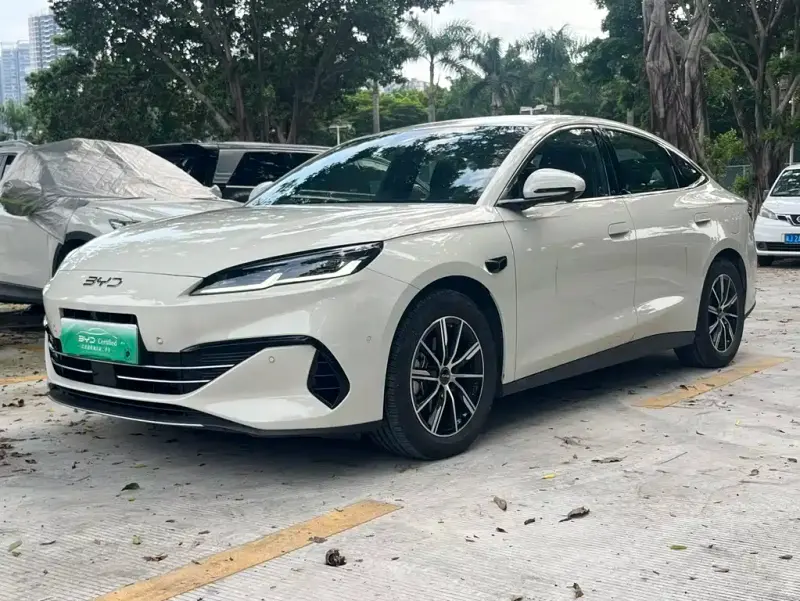 BYD 06, 2025