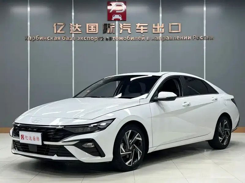 Hyundai Elantra, 2023