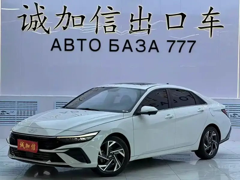 Hyundai Elantra, 2024