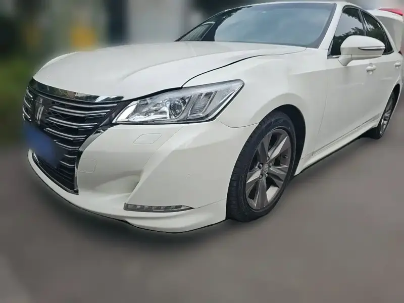 Toyota Crown, 2017